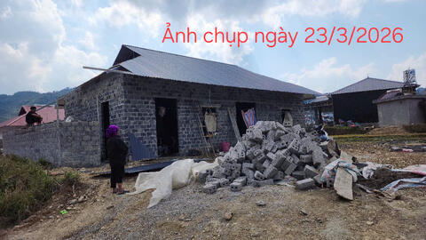 UBND xã Sìn Hồ tiếp tục tuyên truyền vận động hộ gia đình bà Tẩn Mý Thim thực hiện đúng quy định của pháp luật về đất đai