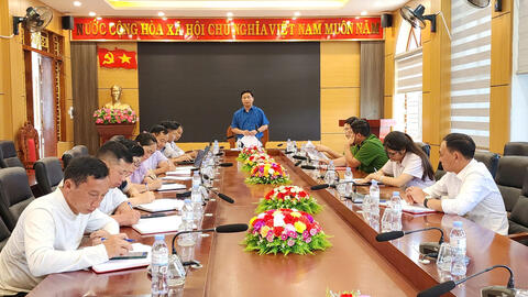UBND xã họp đánh giá tình hình về công tác quản lý trật tự hành lang an toàn giao thông trên địa bàn