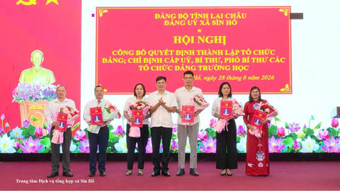 Đảng ủy xã Sìn Hồ tổ chức hội nghị công bố Quyết định chỉ định cấp ủy, Bí thư, Phó Bí thư các đơn vị trường học