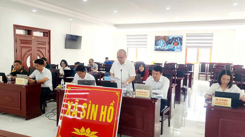 Đồng chí Phó Bí thư Thường trực Tỉnh ủy làm việc với Ban thường vụ đảng ủy các xã Sìn Hồ, Hồng Thu, Tủa Sín Chải, Nậm Hàng, Mường Mô