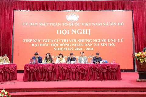 Hội nghị tiếp xúc cử tri với những người ứng cử đại biểu HĐND xã Sìn Hồ