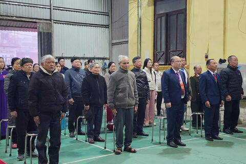 Đồng chí Bí thư Đảng ủy xã Sìn Hồ dự khai mạc bầu cử đại biểu Quốc hội và HĐND các cấp nhiệm kỳ 2026–2031 tại khu vực bỏ phiếu số 11