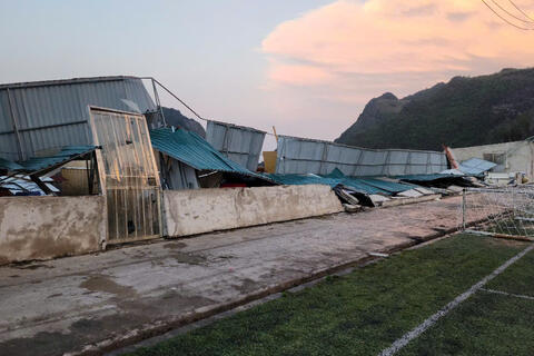 Xã Sìn Hồ: Gió lốc, mưa đá làm sập tường, tốc mái nhà của một số hộ dân