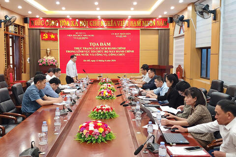Đoàn công tác của Viện Quản lý Nhà nước và Lao động tổ chức tọa đàm về thực trạng cải cách hành chính tại xã Sìn Hồ