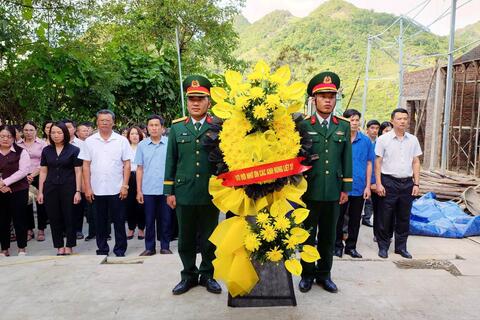 Lễ viếng và dâng hương tại Nghĩa trang liệt sĩ xã Sìn Hồ nhân dịp kỷ niệm 79 năm ngày Thương binh - Liệt sĩ (27/07/1947 – 27/07/2026)