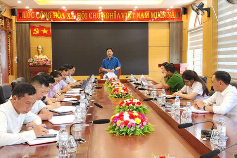 UBND xã họp đánh giá tình hình về công tác quản lý trật tự hành lang an toàn giao thông trên địa bàn