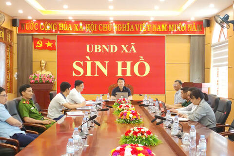 Họp trực tuyến về tình hình triển khai thực hiện các Chương trình mục tiêu quốc gia, mục tiêu tăng trưởng kinh tế hai con số, thu ngân sách, giải ngân vốn đầu tư công và công tác chuẩn bị khai giảng năm học mới 2026 - 2027