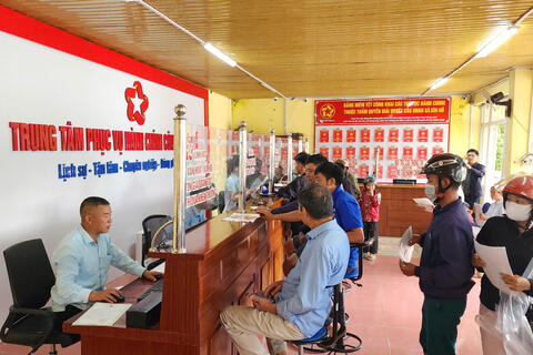 Trung tâm Phục vụ hành chính công xã Sìn Hồ nâng cao hiệu quả  giải quyết thủ tục hành chính