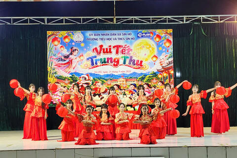 Rộn ràng chương trình “Vui tết trung thu” tại các đơn vị trường học trên địa bàn xã Sìn Hồ