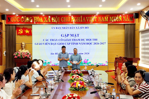 UBND xã Sìn Hồ gặp mặt thầy cô giáo tham dự Hội thi giáo viên dạy giỏi cấp tỉnh năm học 2026-2027