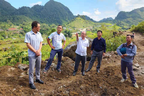 <a href="/chuyen-de/xay-dung-nong-thon-moi" title="Xây dựng nông thôn mới" rel="dofollow">Xây dựng nông thôn mới</a>