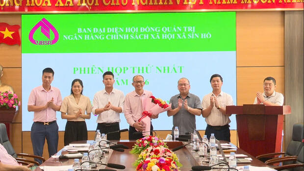 Phiên họp thứ nhất của ban đại diện hội đồng quản trị Ngân hàng chính sách xã hội xã Sìn Hồ