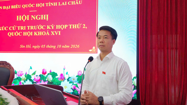 Đoàn Đại biểu Quốc hội tỉnh Lai Châu tiếp xúc cử tri xã Sìn Hồ