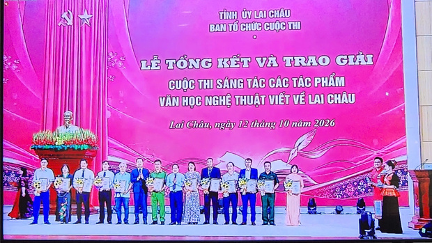 Sìn Hồ tham dự Lễ tổng kết và trao giải Cuộc thi sáng tác các tác phẩm văn học nghệ thuật viết về Lai Châu